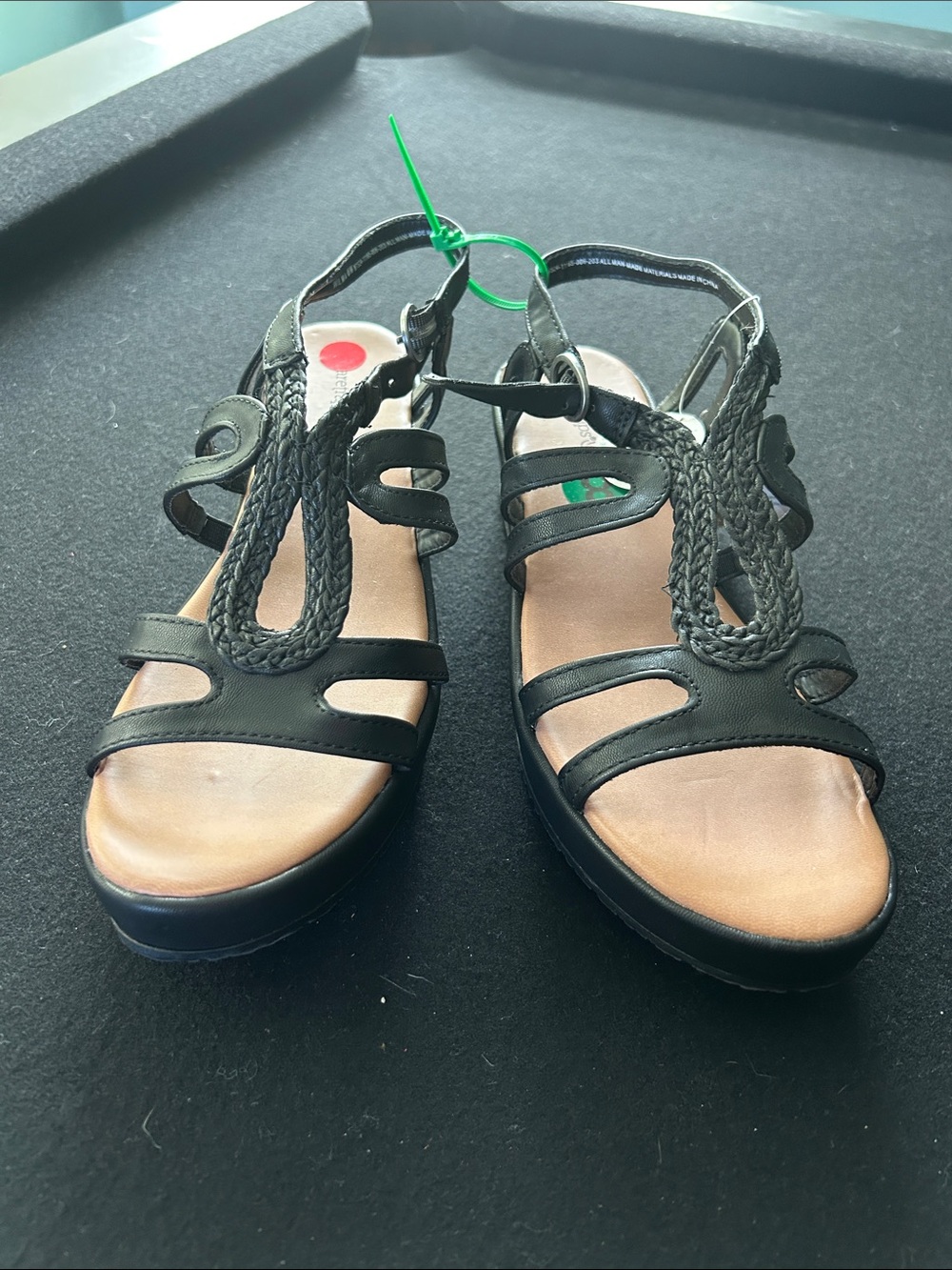 NWT size 8 BareTraps Black Braided-Strap T-Strap Sandals